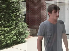 Johnny Swift tempts Dustin Tyler outside his Building & fucks him moist